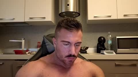 toro_arrapato online show from October 2025 01:35:02 PM