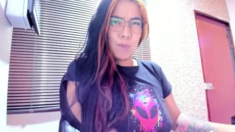 Snapshot of torres_karla chatting on November 2025 09:20:02 AM karla online show from November 2025 09:20:02 AM