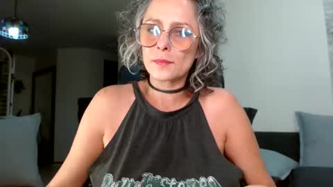 TotyPink online show from December 2024 07:00:01 PM