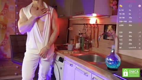 Paul online show from November 2025 04:01:02 AM