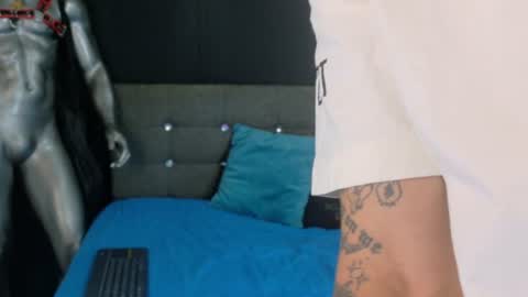 Snapshot of touching_the_sky chatting on July 2026 09:37:02 AM Stiven online show from July 2026 09:37:02 AM