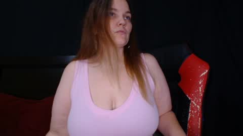 Snapshot of toxiclilly chatting on April 2026 04:44:01 PM Lilly Miss Mistress Goddess Maam Queen Boss online show from April 2026 04:44:01 PM