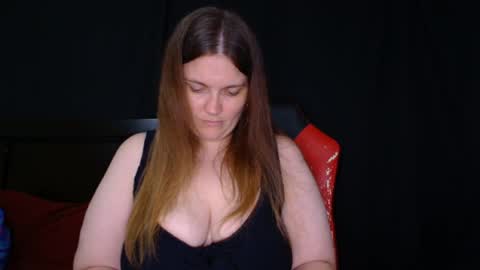 Snapshot of toxiclilly chatting on April 2026 05:03:01 PM Lilly Miss Mistress Goddess Maam Queen Boss online show from April 2026 05:03:01 PM