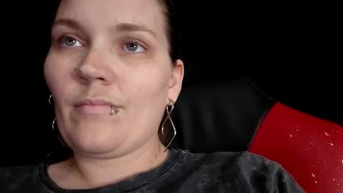 Snapshot of toxiclilly chatting on May 2026 04:23:02 PM Lilly Miss Mistress Goddess Maam Queen Boss online show from May 2026 04:23:02 PM