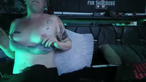 Snapshot of toxictemptress420 chatting on February 2026 05:03:02 AM ToxicTemptress420 online show from February 2026 05:03:02 AM