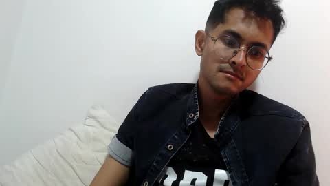 Snapshot of toy_sweet chatting on May 2026 09:09:02 PM Xander online show from May 2026 09:09:02 PM