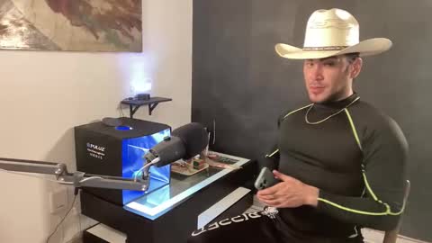 Snapshot of toyboy_007 chatting on November 2025 01:30:01 AM The Sexologist Man online show from November 2025 01:30:01 AM