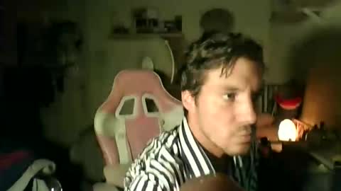 Snapshot of toyboysquirt chatting on April 2026 04:04:02 AM toyboysquirt online show from April 2026 04:04:02 AM