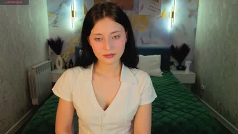 Snapshot of tracey_gill chatting on May 2026 10:36:01 AM tracey_gill online show from May 2026 10:36:01 AM