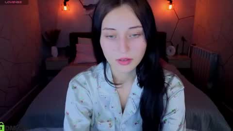 Snapshot of tracey_gill chatting on July 2026 09:01:02 AM tracey_gill online show from July 2026 09:01:02 AM