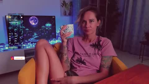 Hey my name is Kiri Kiri online show from October 2025 09:35:02 PM