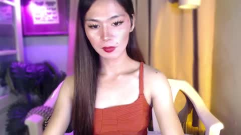 Snapshot of trans_nikka_ chatting on April 2026 01:06:02 PM Emerald online show from April 2026 01:06:02 PM