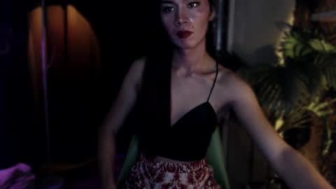 Snapshot of trans_nikka_ chatting on May 2026 12:42:01 PM Emerald online show from May 2026 12:42:01 PM