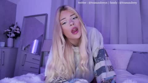 Snapshot of transaubrey chatting on October 2025 08:22:01 PM aubrey 3 online show from October 2025 08:22:01 PM