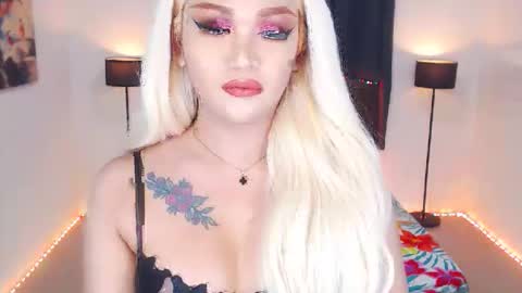 Snapshot of transplayfullolivia chatting on April 2026 07:58:02 AM KYLIE BELLA TS online show from April 2026 07:58:02 AM