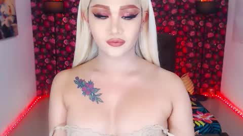 Snapshot of transplayfullolivia chatting on April 2026 07:51:01 PM KYLIE BELLA TS online show from April 2026 07:51:01 PM
