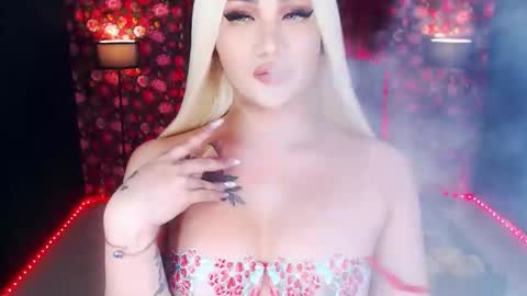 Snapshot of transplayfullolivia chatting on May 2026 02:17:01 AM KYLIE BELLA TS online show from May 2026 02:17:01 AM