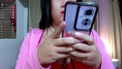 Snapshot of travelergirl chatting on May 2026 03:17:01 PM travelergirl online show from May 2026 03:17:01 PM