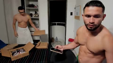 travis bakerr online show from June 2026 12:56:02 AM