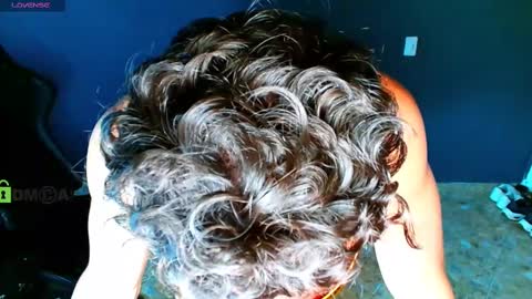 TRAVIS. online show from February 2025 07:52:02 PM