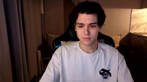 travisrivas online show from August 2026 02:03:02 AM