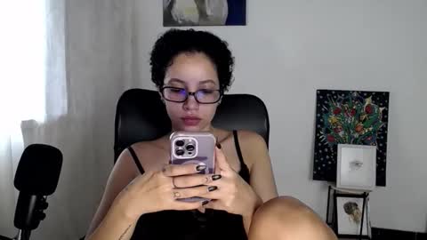 Snapshot of treasuresz chatting on January 2026 07:39:01 PM Emily online show from January 2026 07:39:01 PM