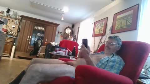 Snapshot of trebgeis1 chatting on September 2025 06:46:01 AM trebgeis1 online show from September 2025 06:46:01 AM