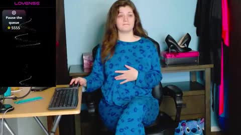 TreeJeanne online show from November 2025 02:17:02 AM