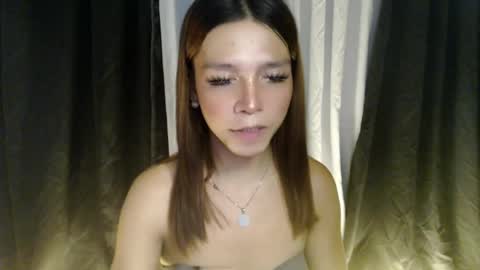 Snapshot of trexie215765 chatting on July 2026 04:03:02 AM trexie215765 online show from July 2026 04:03:02 AM