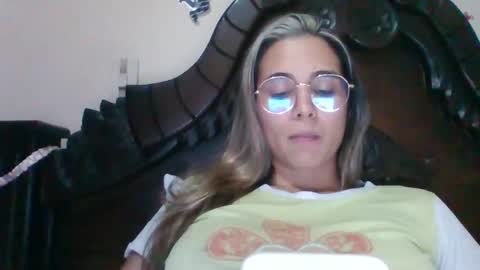 triana_bell online show from February 2025 01:43:02 AM