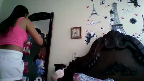 triana_bell online show from October 2025 04:59:02 PM