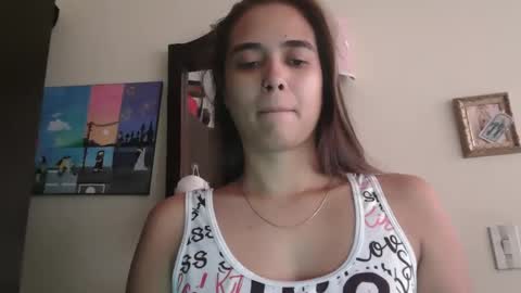 Snapshot of triana_bell chatting on June 2026 04:01:01 PM triana_bell online show from June 2026 04:01:01 PM