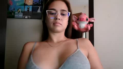 triana_bell online show from June 2026 08:57:01 PM