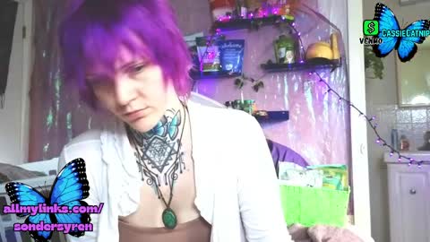 Snapshot of tricky_nymph chatting on May 2026 11:28:02 PM Cassie online show from May 2026 11:28:02 PM