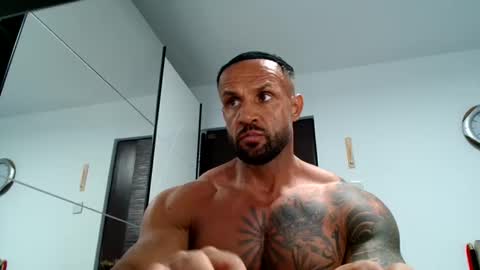 Snapshot of tridentmuscles chatting on November 2025 10:19:01 PM tridentmuscles online show from November 2025 10:19:01 PM