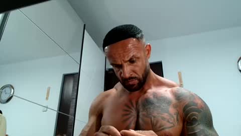 Snapshot of tridentmuscles chatting on November 2025 11:04:02 PM tridentmuscles online show from November 2025 11:04:02 PM