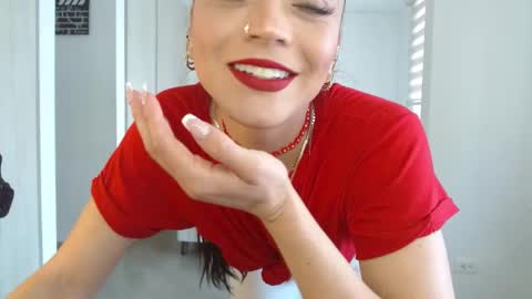 Snapshot of trinity_prestige chatting on February 2025 04:18:02 PM TRINITY online show from February 2025 04:18:02 PM