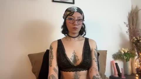 Snapshot of trinitysecrets chatting on October 2025 06:50:02 PM trinitysecrets online show from October 2025 06:50:02 PM