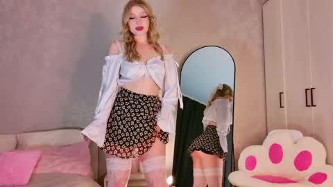 Luna online show from April 2026 02:39:01 PM