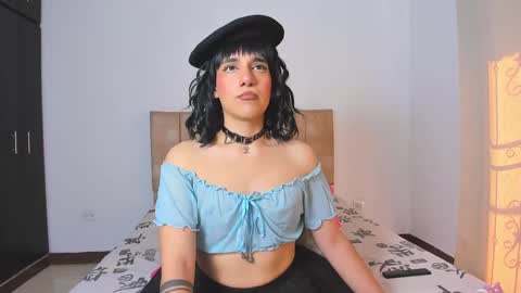 Triny online show from September 2025 12:48:01 PM