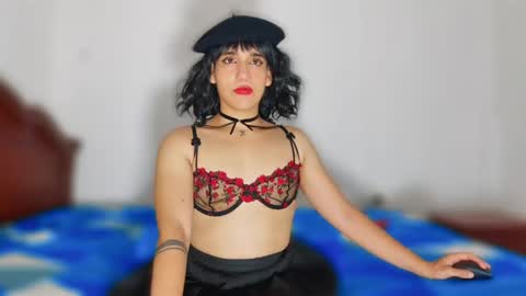 Triny online show from May 2026 02:33:02 PM