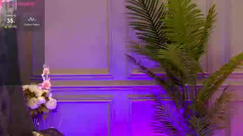 Snapshot of trisha_winslet chatting on February 2025 08:07:01 AM trisha_winslet online show from February 2025 08:07:01 AM