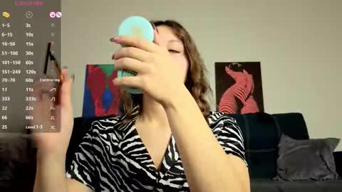 trixibell online show from November 2025 04:36:01 AM