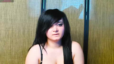 trixiedoescamcam online show from February 2025 07:05:02 PM