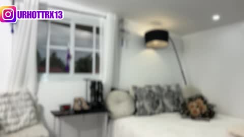 trixieemerald online show from March 2026 11:18:01 PM