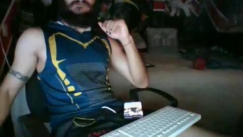 Snapshot of trizquelmen chatting on April 2026 01:39:02 PM Andrew online show from April 2026 01:39:02 PM