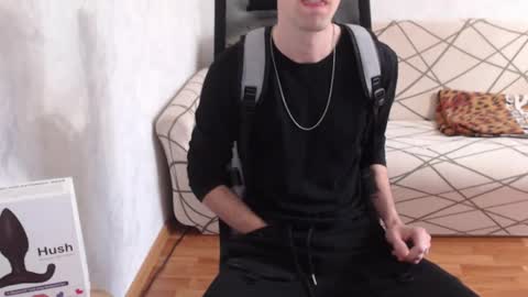Snapshot of trone41 chatting on October 2025 04:57:02 AM I POST MY FUCKING VIDEOS AND PICS    online show from October 2025 04:57:02 AM