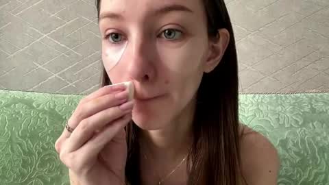 Hello Viola here   Help me to make 50 thumbs up 333 online show from March 2026 09:20:01 AM