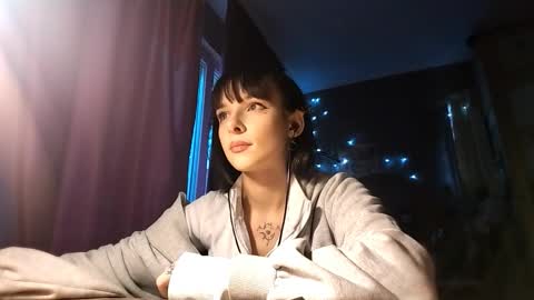 Poly online show from December 2025 06:11:01 AM