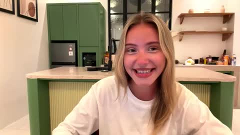 Mia online show from January 2026 11:26:02 AM